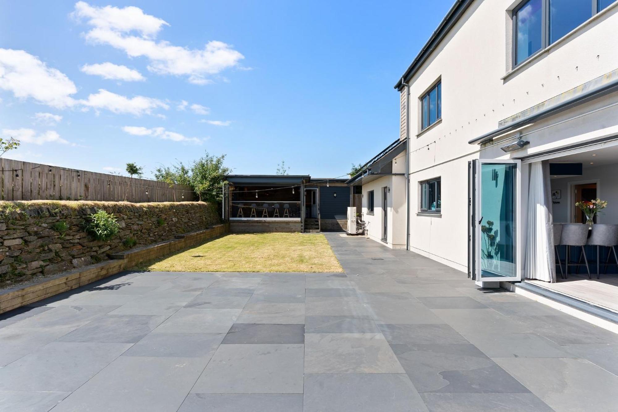 Shackled-Am-Not Villa Camelford Exterior photo